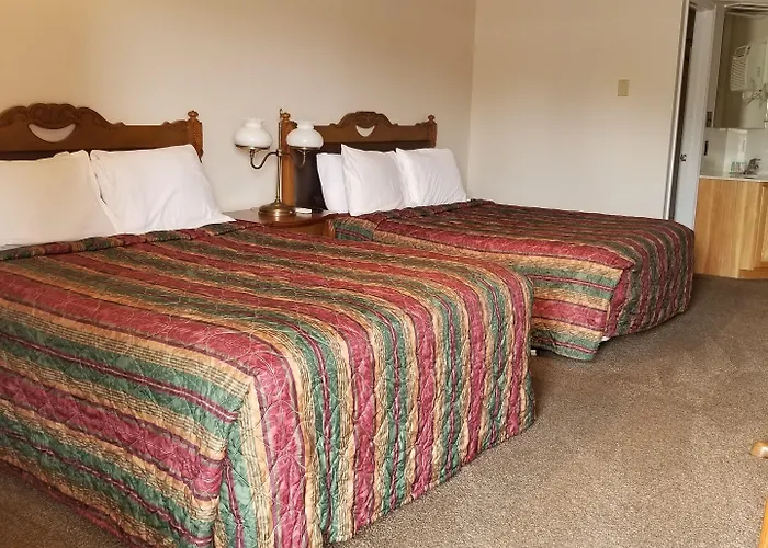 Plaza Motel