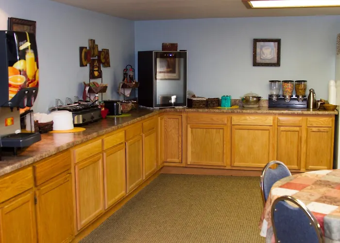 Cottonwood Inn & Suites