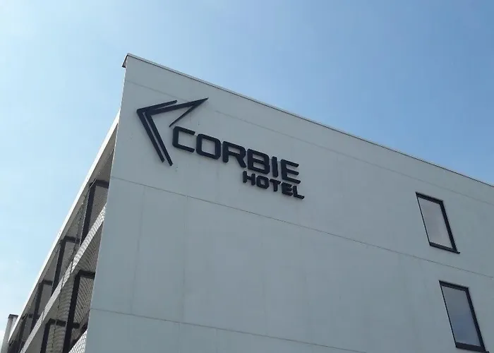 Corbie Lommel Ring