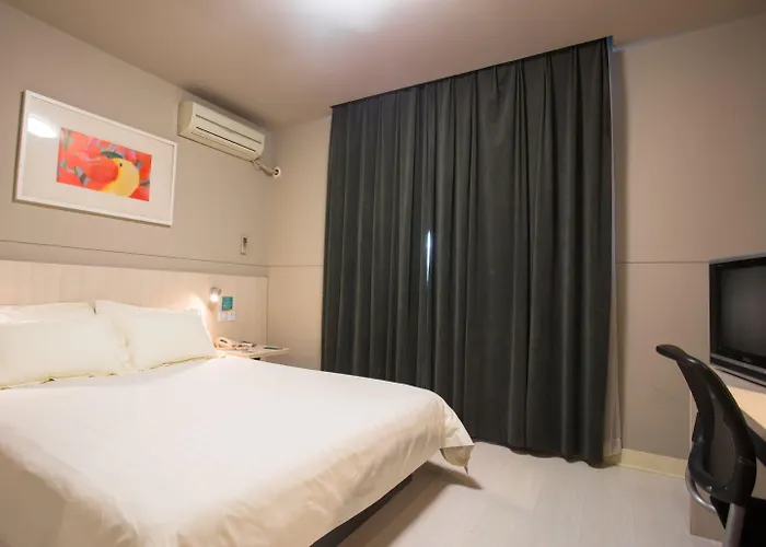 Jinjiang Inn Select Fanchang Darunfa Square
