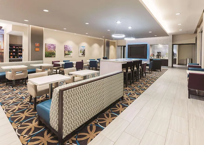 La Quinta By Wyndham Terre Haute