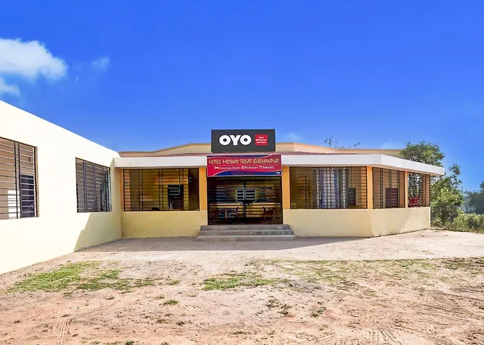 Hotel O Midwaytreat Burhanpur