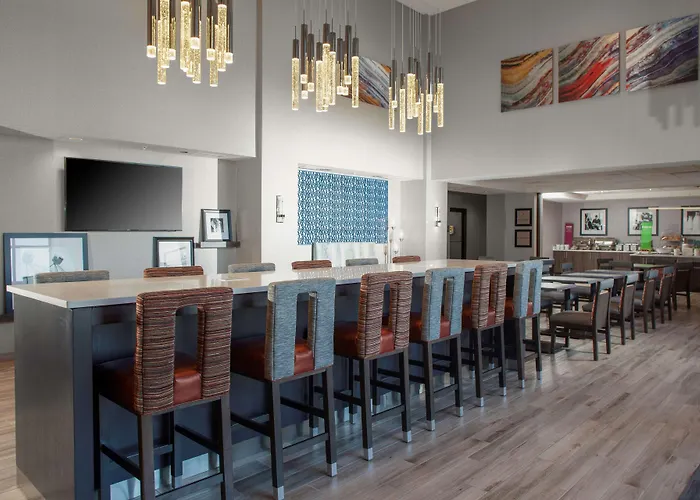 Hampton Inn & Suites Chicago-Burr Ridge