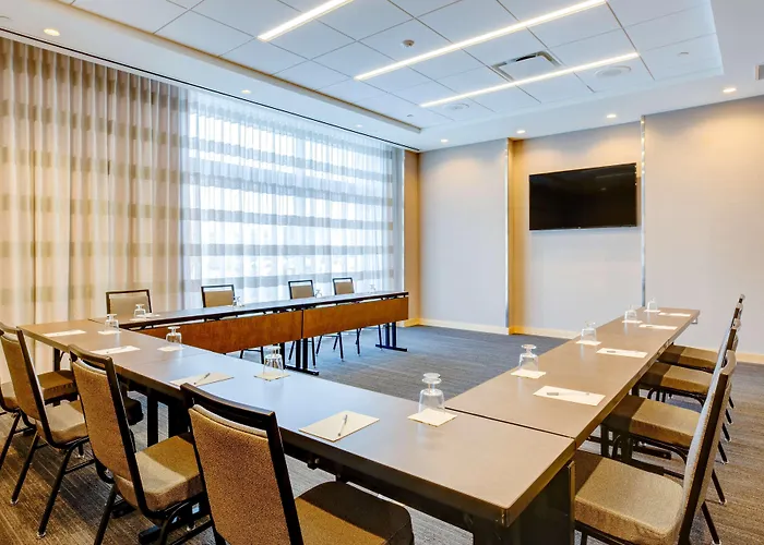Hampton Inn & Suites Boston/Waltham