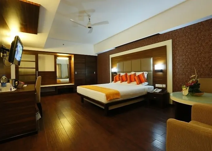 Hotel Moonlit Regency