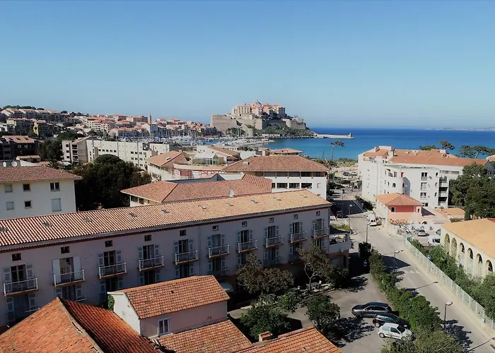 Hôtel les Arbousiers