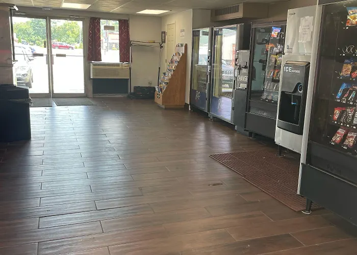 Budgetel Inn And Suites - Louisville