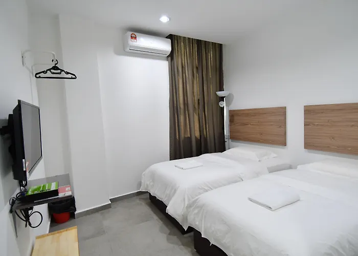 Capital O 90615 The Bed Hotel