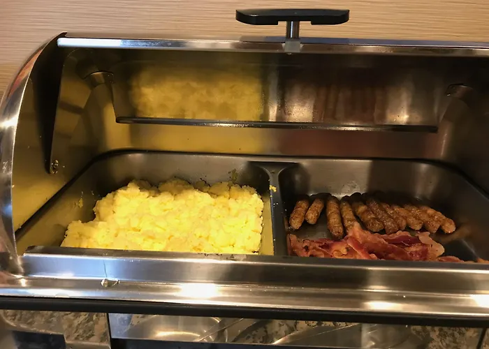 Heartland Inn And Suites