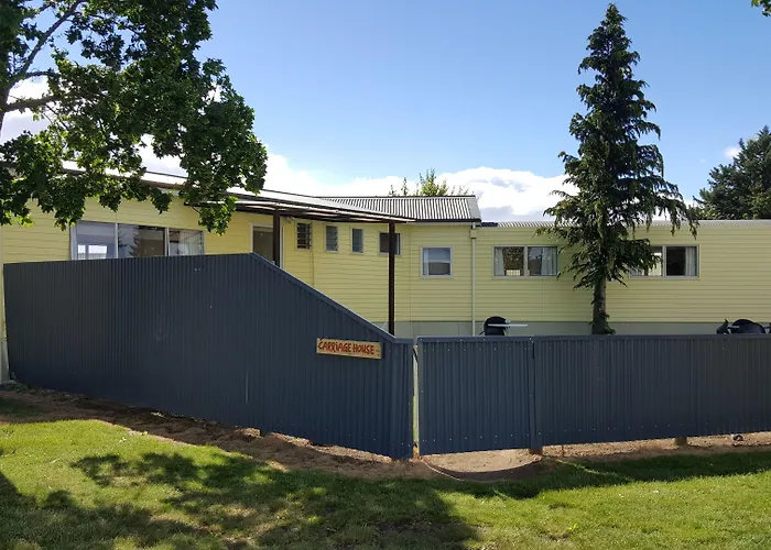 High Country Lodge, Motels & Backpackers