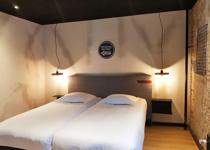 Upstairs Hotel