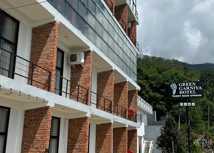 Green Garniya Hotel