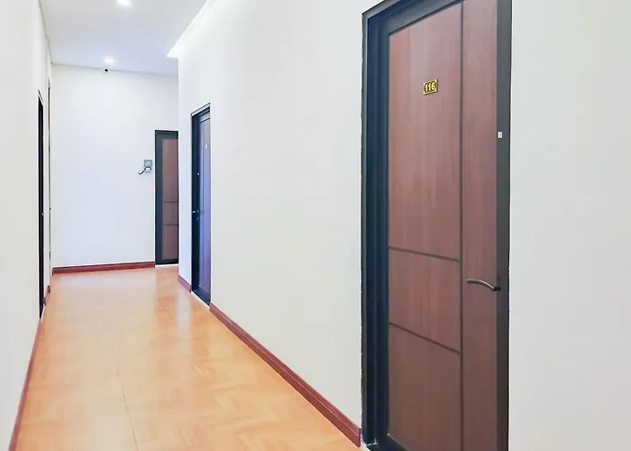 Urbanview Sant Hotel Syariah Near Stasiun Tegal