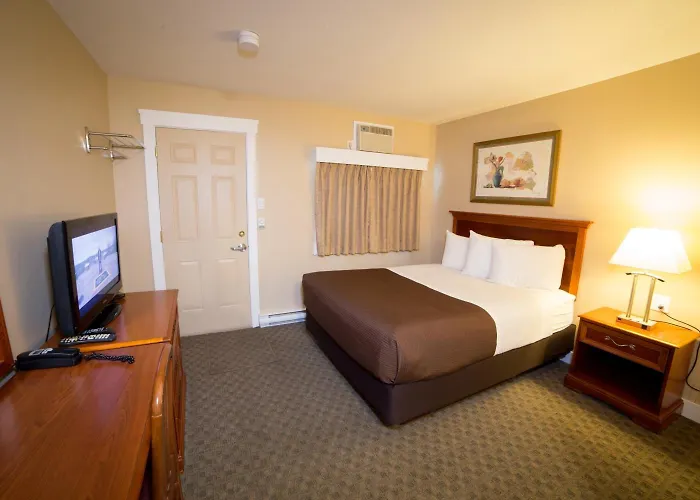 Midway Motel