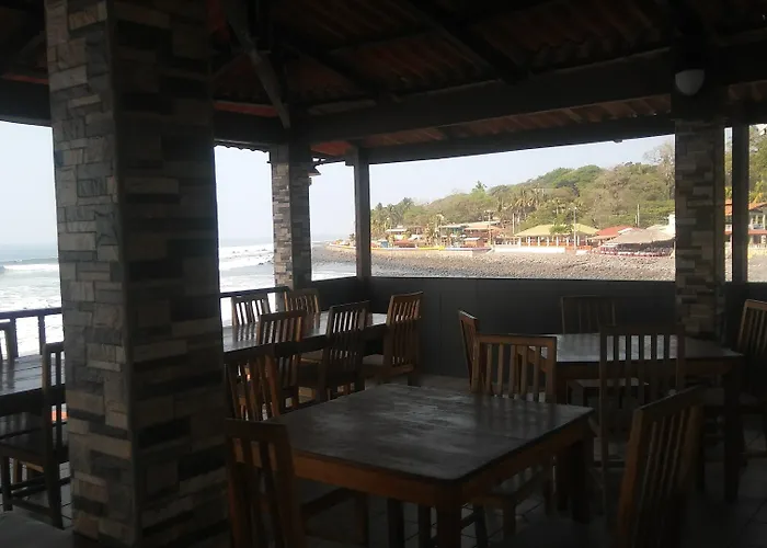 Punta Roca Surf Resort