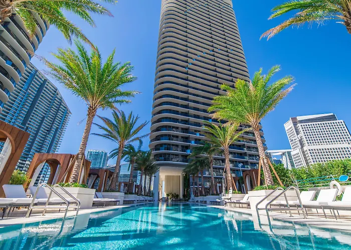 SLS LUX Brickell