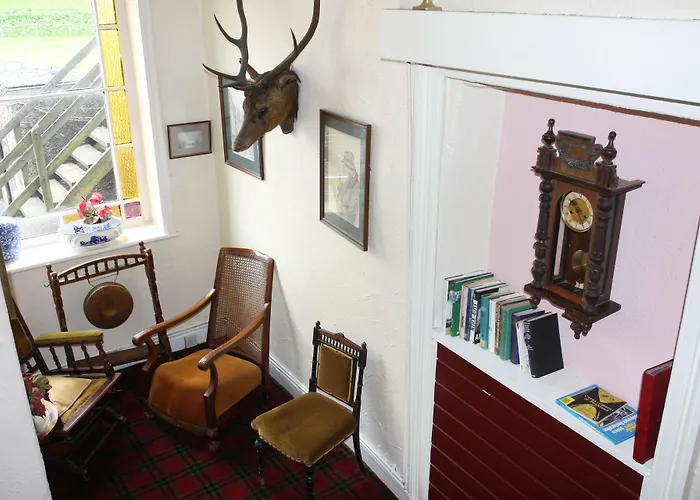 Oyo Rose & Crown Hotel