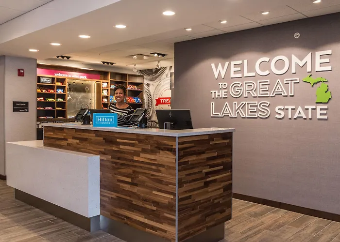 Hampton Inn & Suites - Allen Park