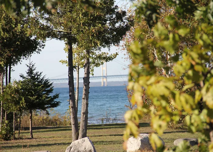 Mackinac Lake Trail Motel