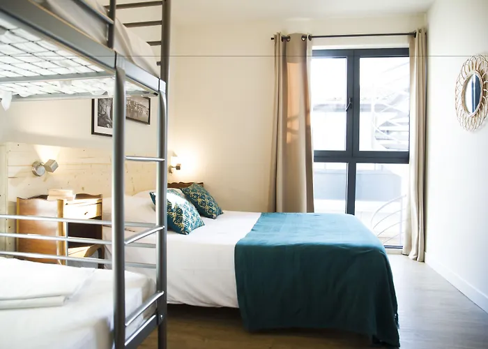 Georges Hostel&Café