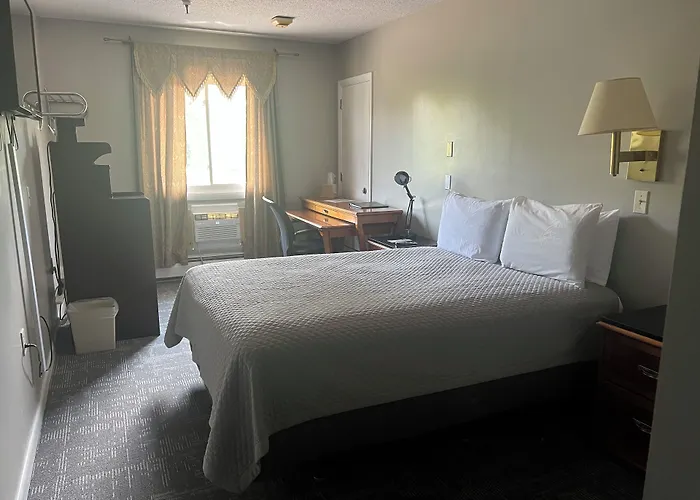 Vacationland Inn & Suites