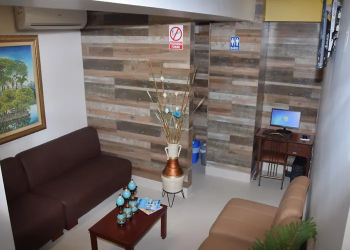 Hotel Perla Verde