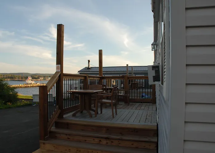Harbourview Motel And Accommodations