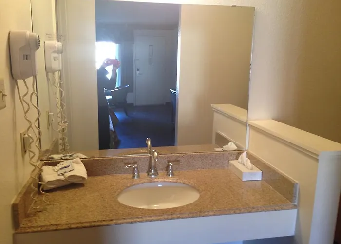 Granbury Inn And Suites
