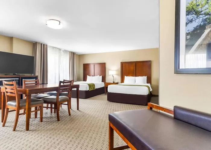 Comfort Suites