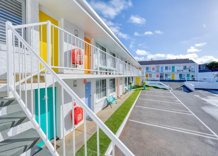 Waves Motel And Apartments
