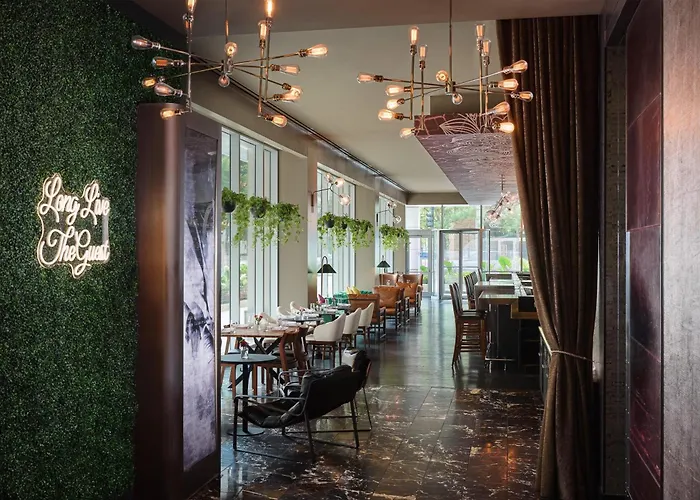 The Royal Sonesta Chicago River North