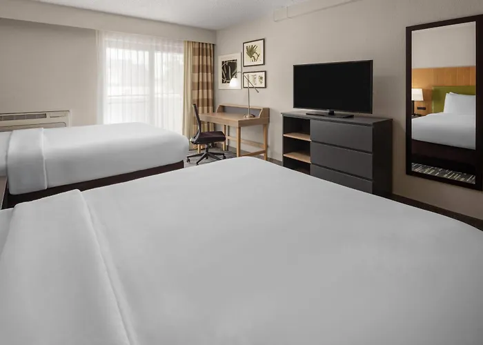 Wingate By Wyndham Lincoln Airport East I-80
