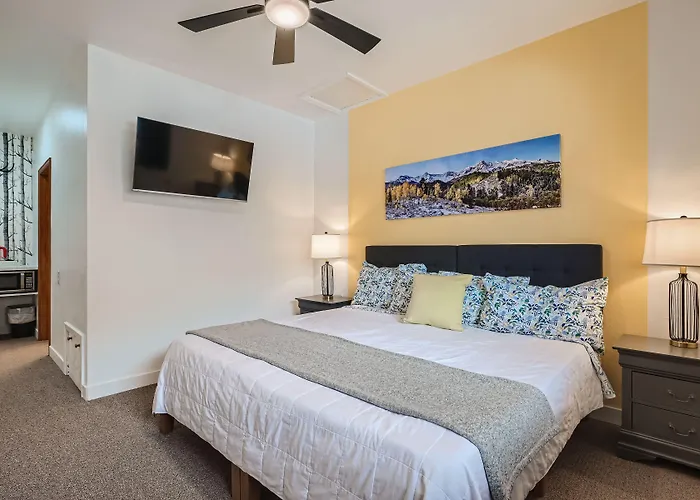 Uplift Inn