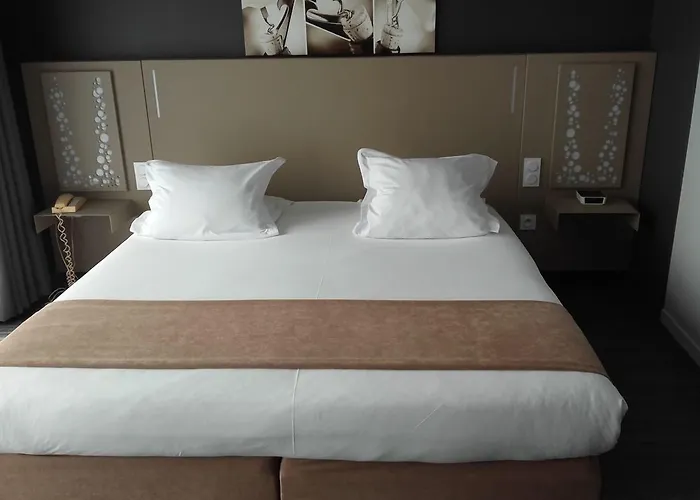 Golf Hotel Colvert - Piscine Exterieure Et Room Service