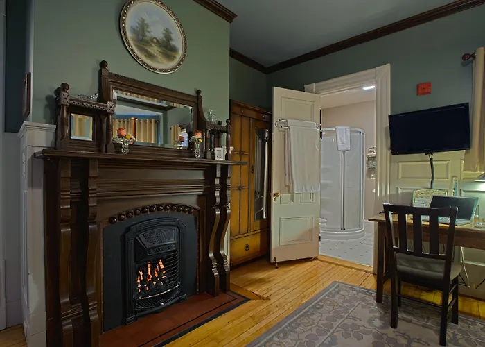 Ash Street Inn