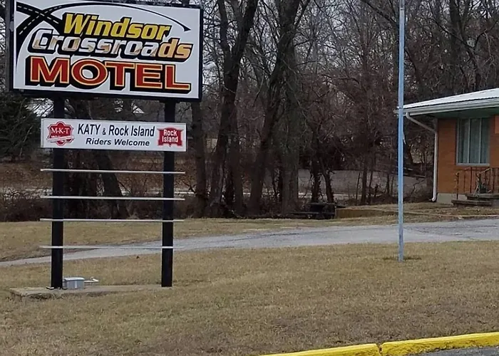 Windsor Crossroads Motel