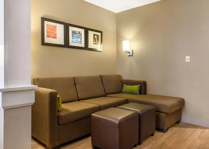 Comfort Inn & Suites At Crossplex Village