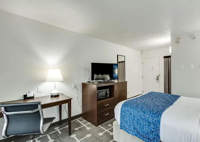 Baymont By Wyndham Spokane