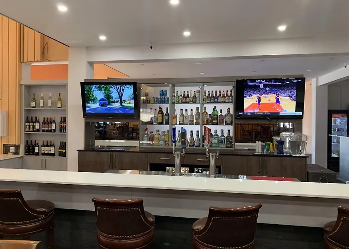 Medicine Hat Inn & Suites