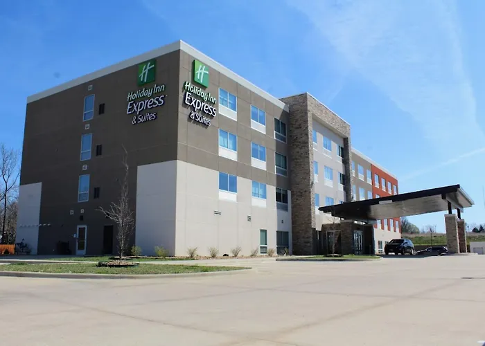 Holiday Inn Express & Suites Warrensburg North By Ihg