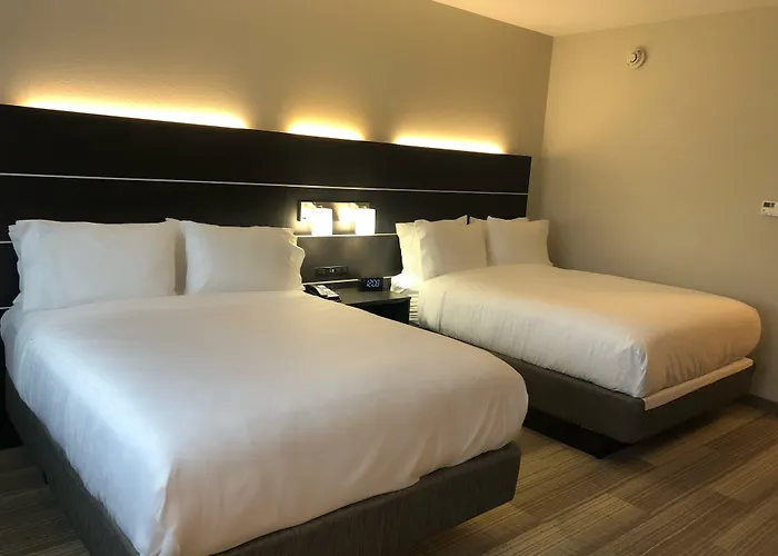 Holiday Inn Express & Suites Warrensburg North By Ihg