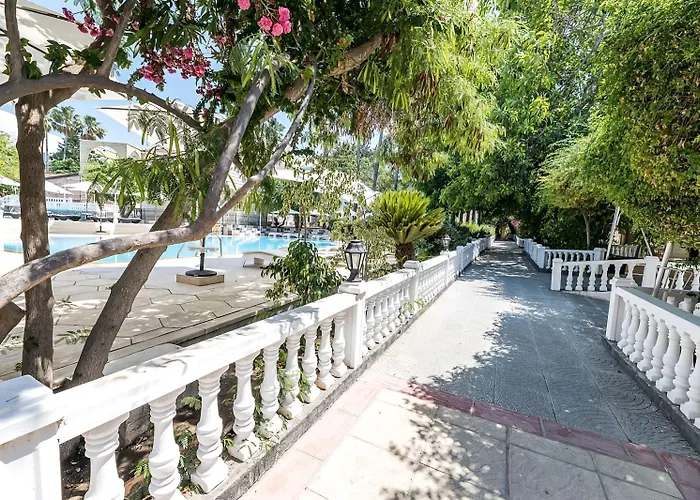 Riverside Garden Resort