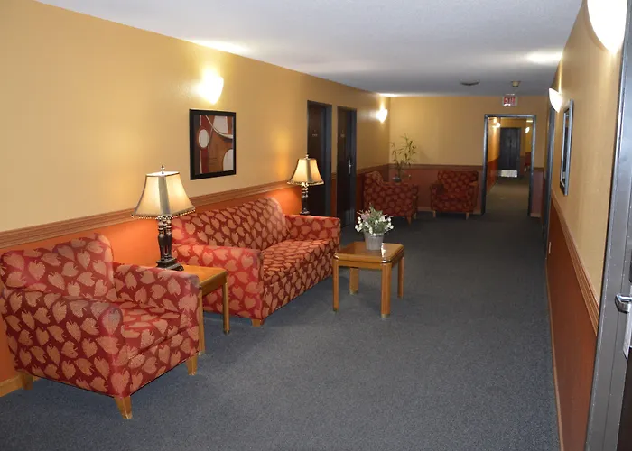 Burnsville Inn & Suites