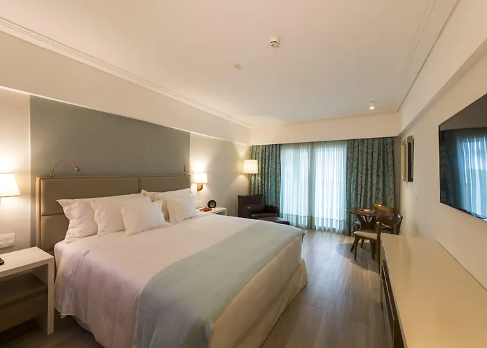 Vogal Luxury Beach Hotel & Spa