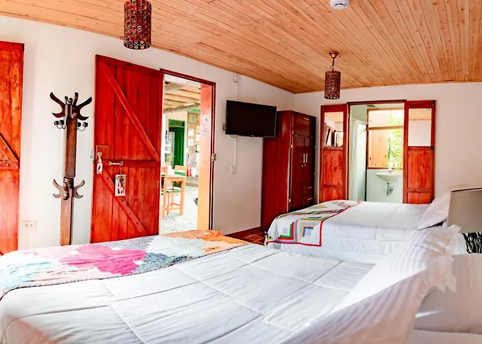 Hotel Kantarrana Urbana Jardin