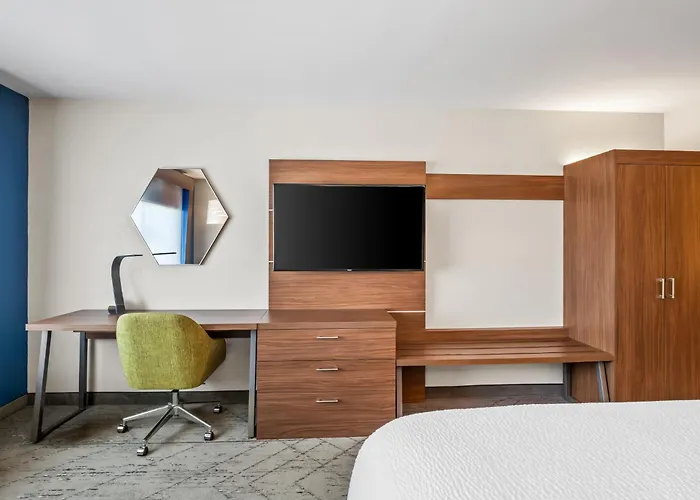 Holiday Inn Express & Suites - Detroit Northwest - Livonia By Ihg