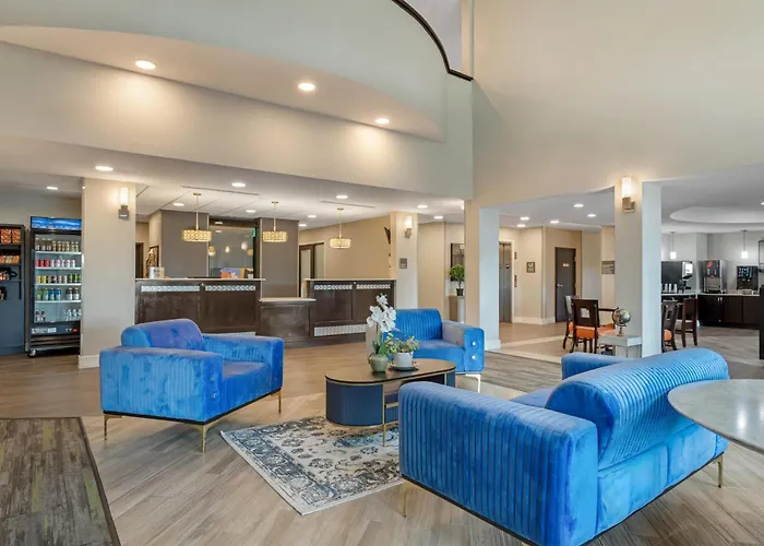 Best Western Plus Bay City Inn & Suites