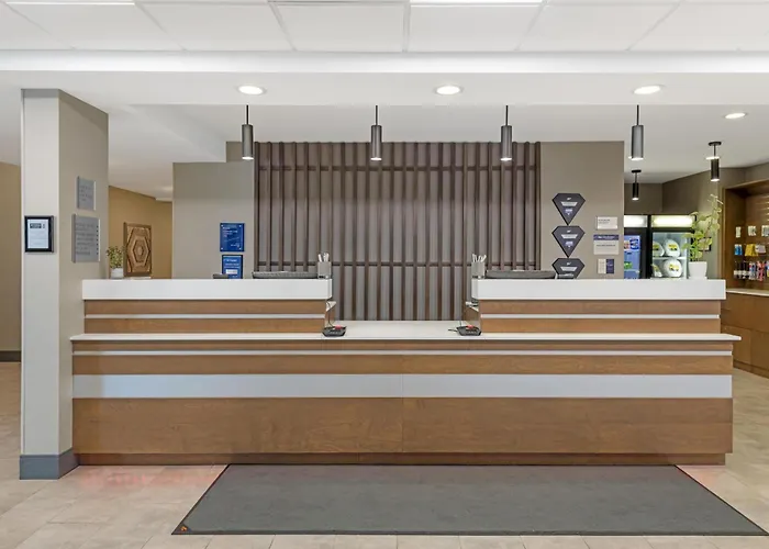 Best Western Plus Isanti