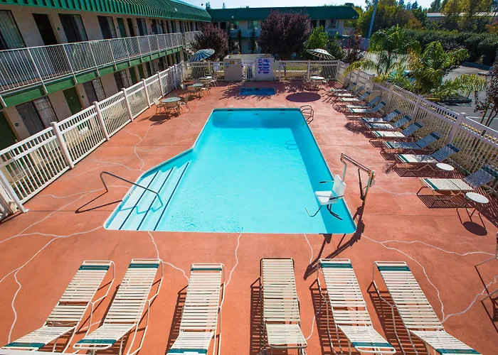 University Inn Fresno
