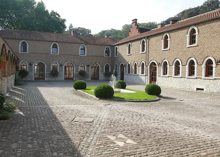 HôTel - Ferme Du ChâTeau D'Ahin